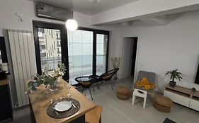 Van Studio